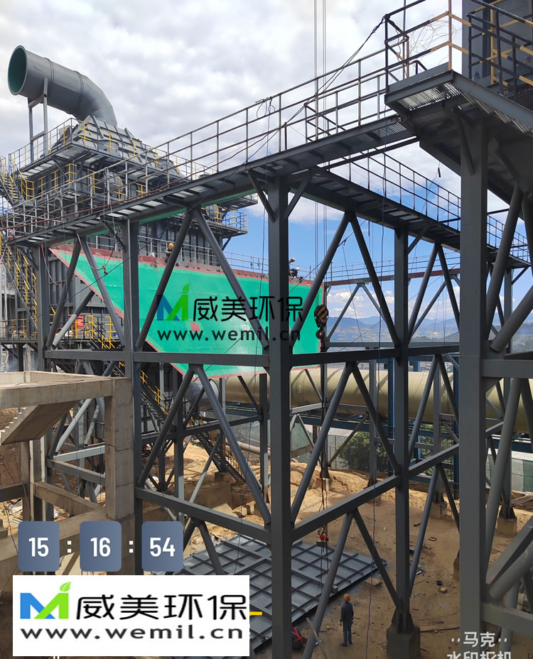 四川磷化工靜電除霧器施工現(xiàn)場(chǎng)干勁十足